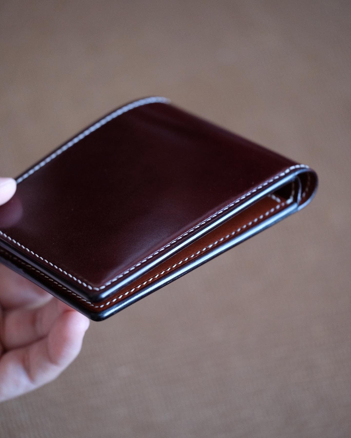 SW01 - Bifold Wallet - Japanese Shinki Hikaku shell cordovan - Burgundy / Camel / No.33 stitching / Made to Order
