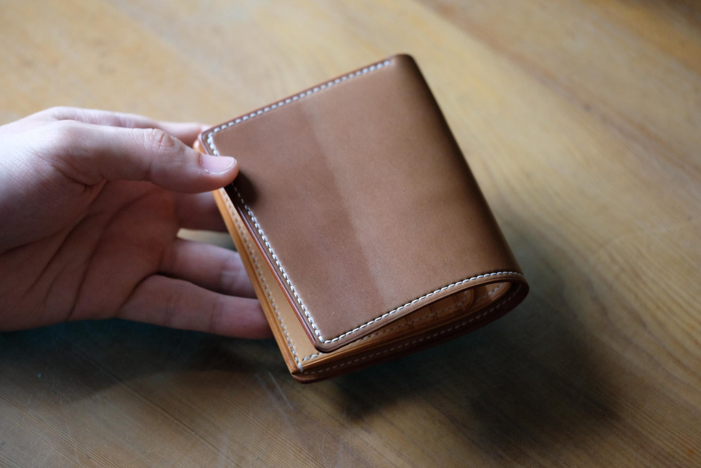 SV01 Bifold Wallet / Bourbon Horween shell cordovan / Natural Buttero / In stock