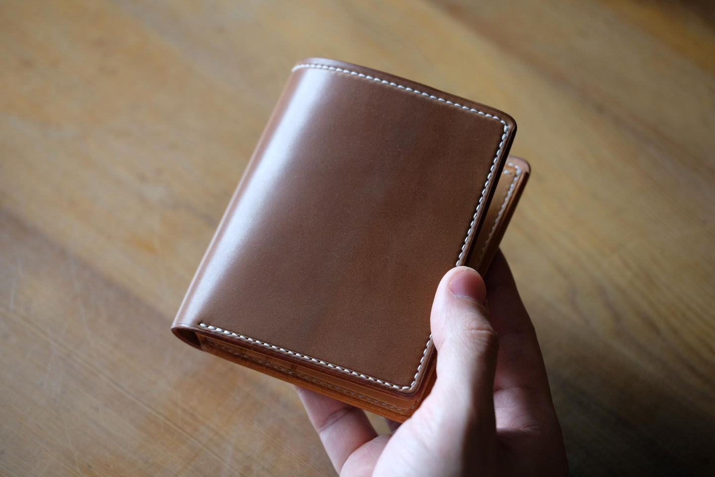 SV01 Bifold Wallet / Bourbon Horween shell cordovan / Natural Buttero / In stock