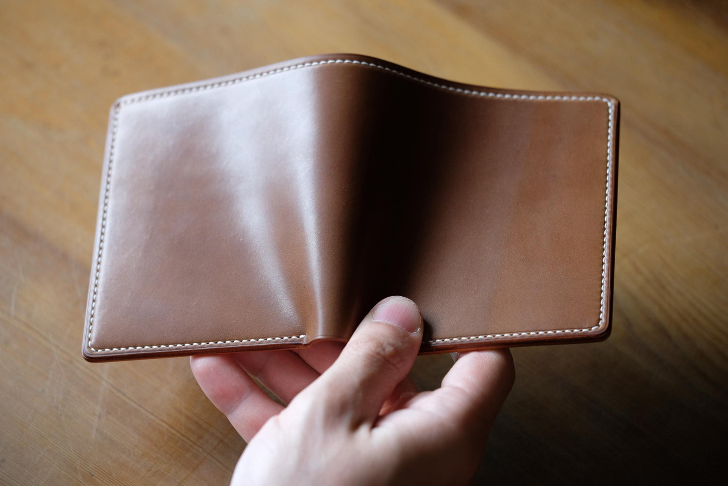 SV01 Bifold Wallet / Bourbon Horween shell cordovan / Natural Buttero / In stock
